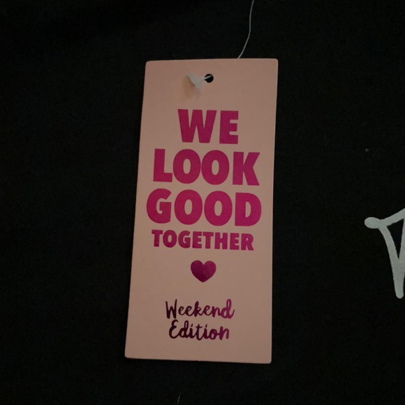 NWT Weekend Edition Black Tight T-Shirt With “Hottie” Written In White - Picture 7 of 14